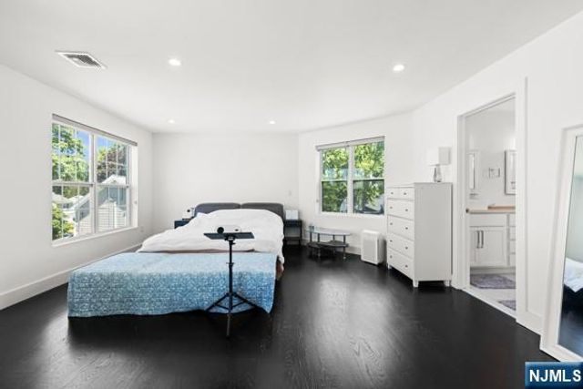 28 Lamb Court, Norwood, NJ 07648