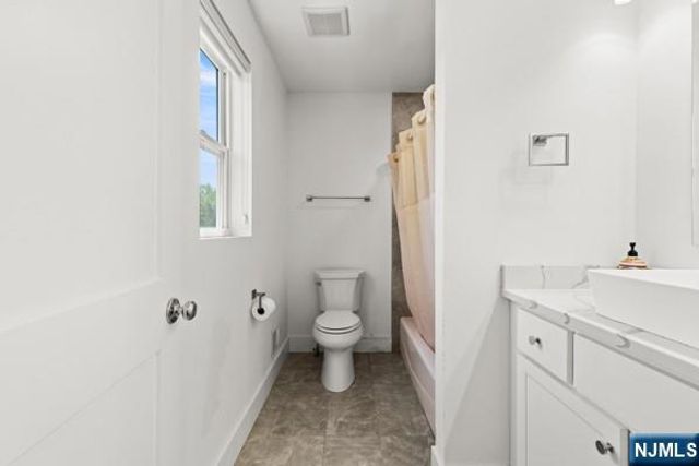 28 Lamb Court, Norwood, NJ 07648