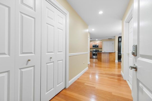 106 Washington St 23, Quincy, MA 02169