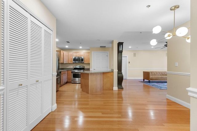 106 Washington St 23, Quincy, MA 02169