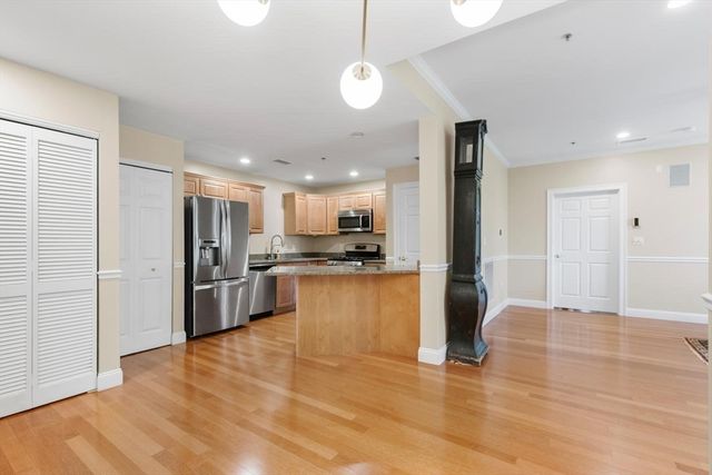 106 Washington St 23, Quincy, MA 02169
