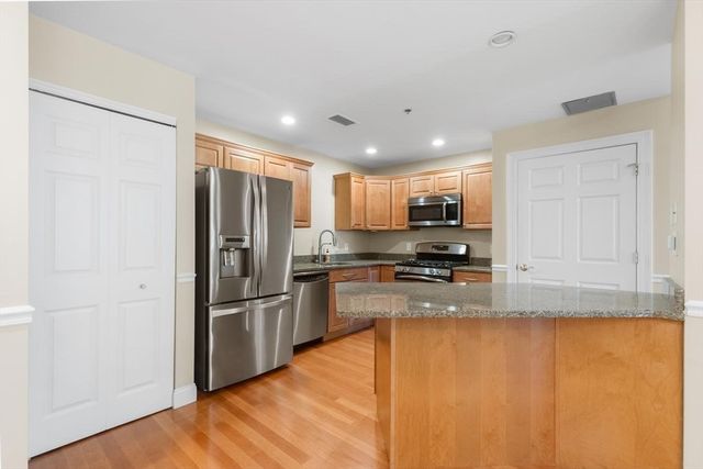 106 Washington St 23, Quincy, MA 02169