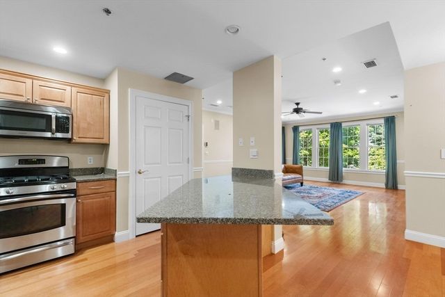 106 Washington St 23, Quincy, MA 02169