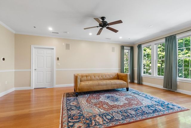 106 Washington St 23, Quincy, MA 02169