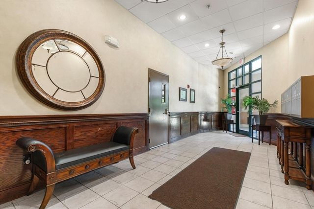 106 Washington St 23, Quincy, MA 02169