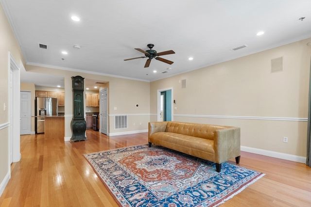 106 Washington St 23, Quincy, MA 02169