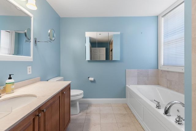 106 Washington St 23, Quincy, MA 02169