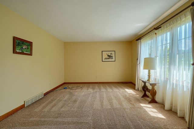 2865 Stringtown Road NW, Lancaster, OH 43130