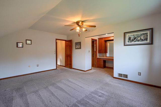 2865 Stringtown Road NW, Lancaster, OH 43130