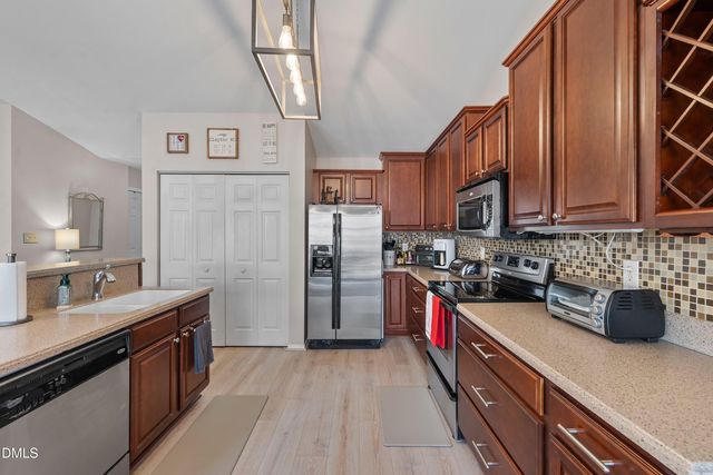 1009 Narcissus, Clayton, NC 27520