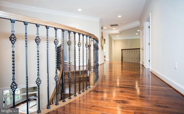 6125 OLD DOMINION DR, Mclean, VA 22101