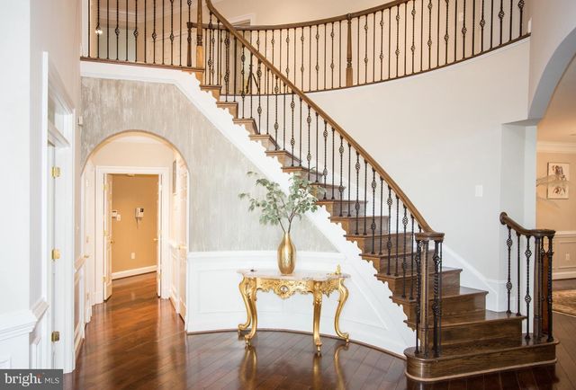 6125 OLD DOMINION DR, Mclean, VA 22101