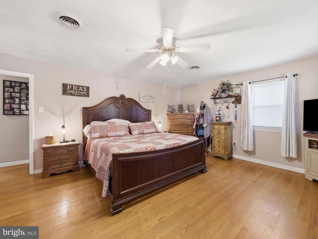 10535 PEACHTREE LN, Williamsport, MD 21795