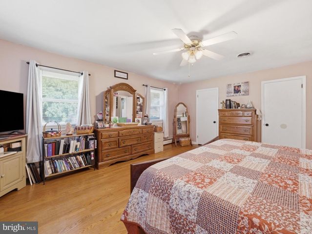 10535 PEACHTREE LN, Williamsport, MD 21795