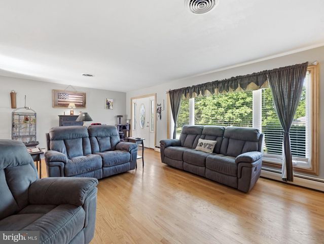10535 PEACHTREE LN, Williamsport, MD 21795