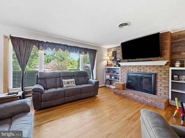 10535 PEACHTREE LN, Williamsport, MD 21795