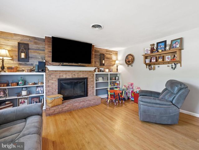 10535 PEACHTREE LN, Williamsport, MD 21795