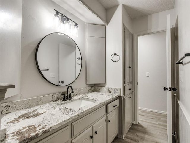1400 Devonshire Circle, Edmond, OK 73034