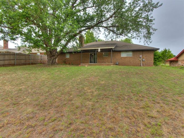 1400 Devonshire Circle, Edmond, OK 73034