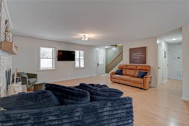 1410 W Old Phillips Road, Pinnacle, NC 27043