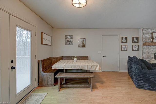 1410 W Old Phillips Road, Pinnacle, NC 27043