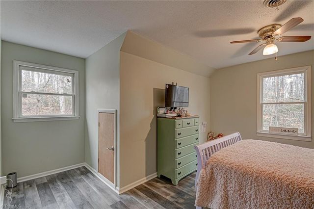 1410 W Old Phillips Road, Pinnacle, NC 27043