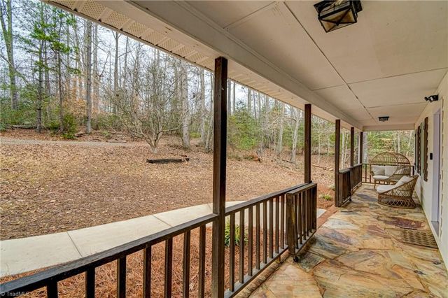 1410 W Old Phillips Road, Pinnacle, NC 27043