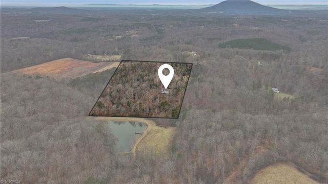 1410 W Old Phillips Road, Pinnacle, NC 27043