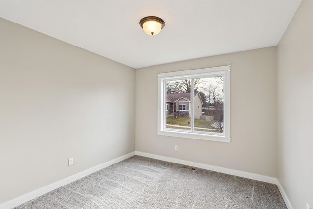 2503 E 47th Street, Des Moines, IA 50317