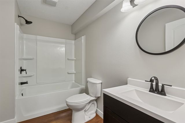 2503 E 47th Street, Des Moines, IA 50317