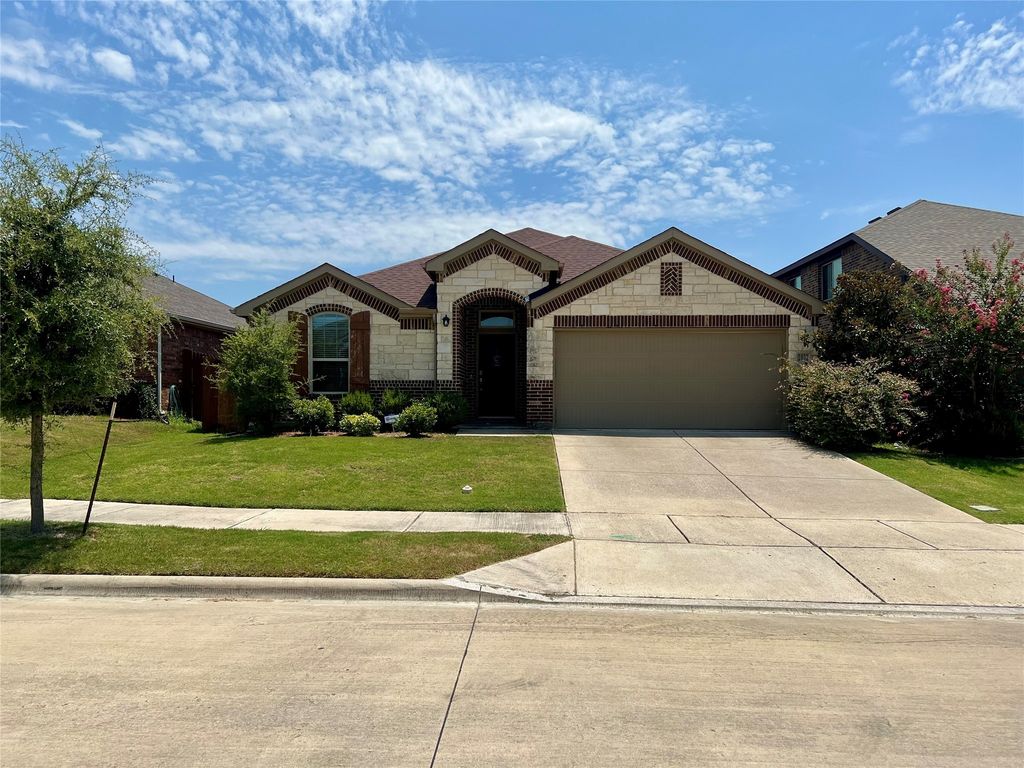 2022 Windsong Drive, Heartland, TX 75126