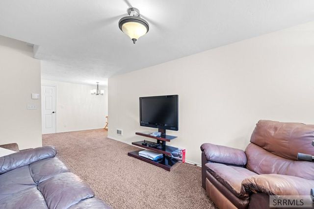 1089 Lowell Drive, Idaho Falls, ID 83402