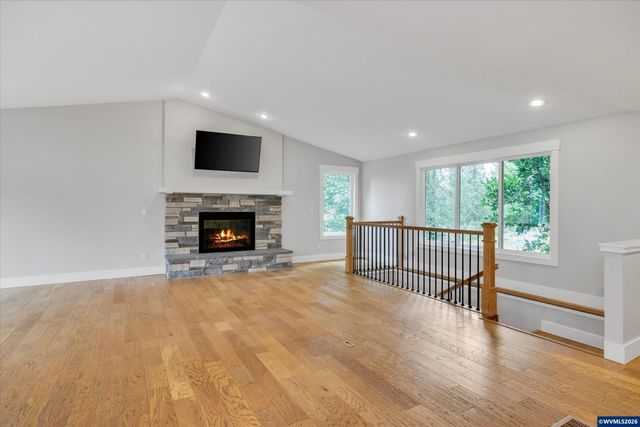 12653 NE Cedarbrook Rd, Aurora, OR 97002