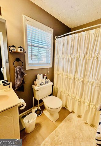 5472 RIVERCHASE Drive, Flowery Branch, GA 30542