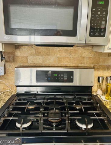 5472 RIVERCHASE Drive, Flowery Branch, GA 30542