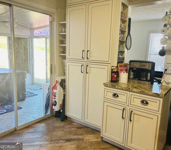 5472 RIVERCHASE Drive, Flowery Branch, GA 30542