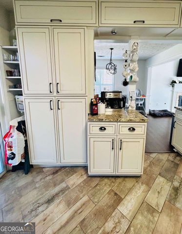 5472 RIVERCHASE Drive, Flowery Branch, GA 30542