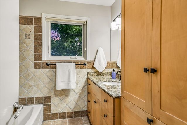 1113 BLUEBONNET LN, Austin, TX 78704