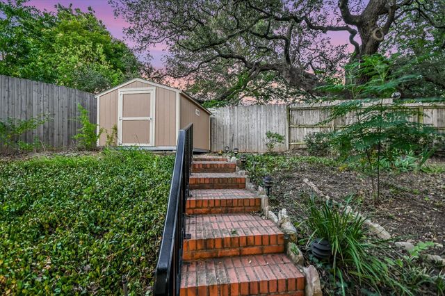 1113 BLUEBONNET LN, Austin, TX 78704