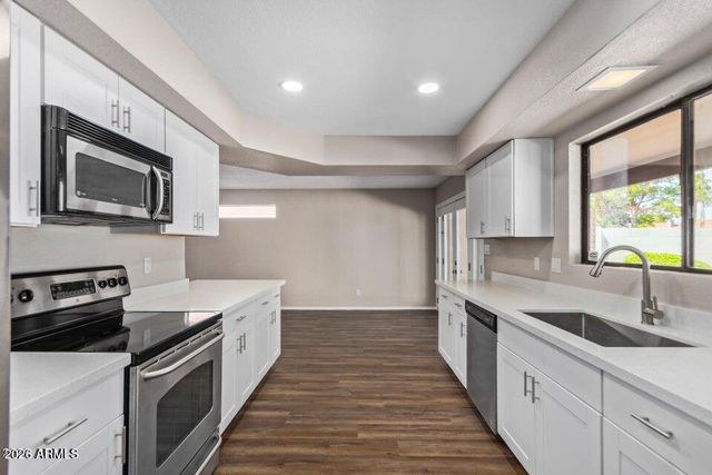 6920 W Morrow Drive, Glendale, AZ 85308
