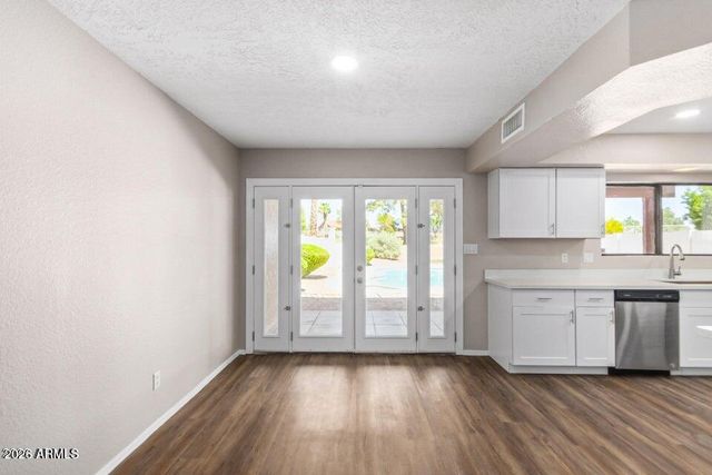 6920 W Morrow Drive, Glendale, AZ 85308