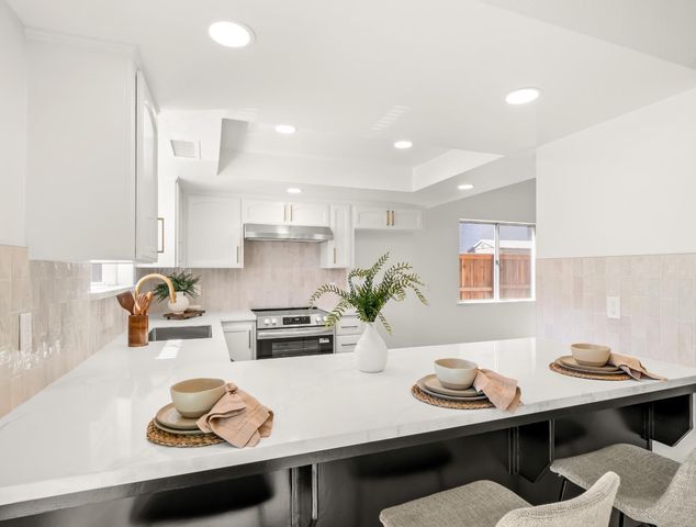 1115 W Minarets Avenue, Fresno, CA 93650