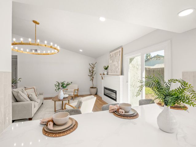 1115 W Minarets Avenue, Fresno, CA 93650