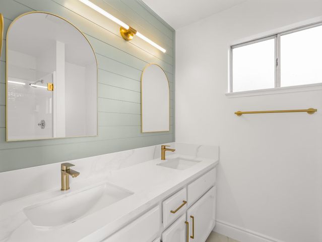 1115 W Minarets Avenue, Fresno, CA 93650