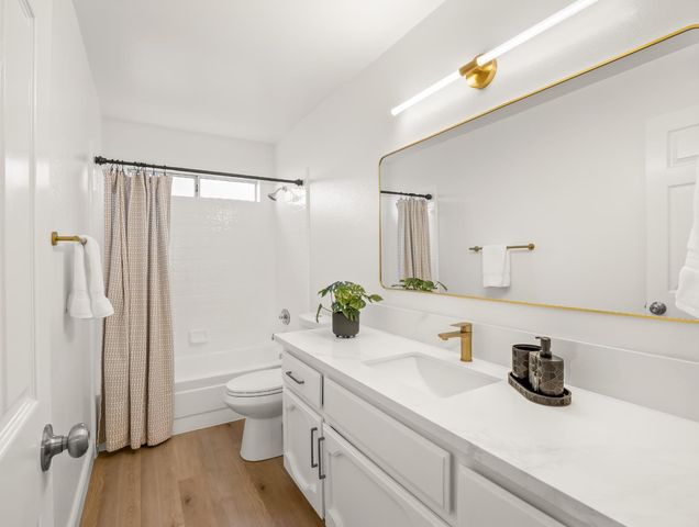 1115 W Minarets Avenue, Fresno, CA 93650