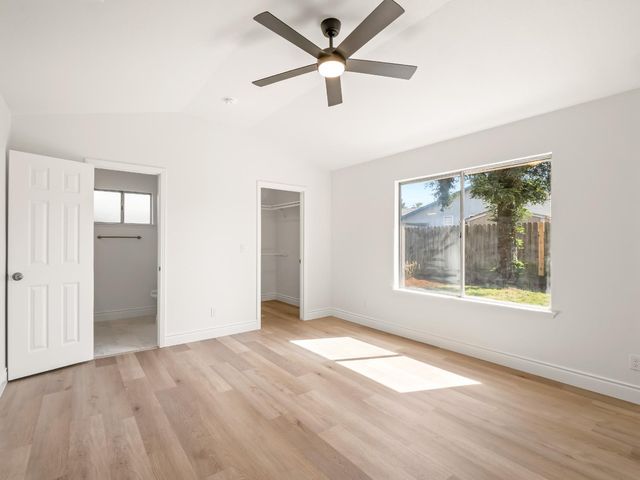 1115 W Minarets Avenue, Fresno, CA 93650