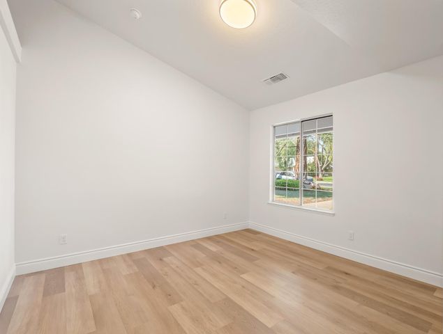 1115 W Minarets Avenue, Fresno, CA 93650