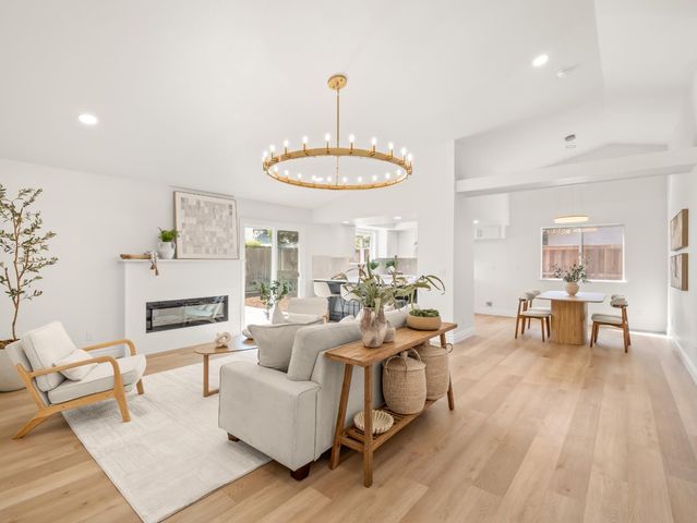 1115 W Minarets Avenue, Fresno, CA 93650