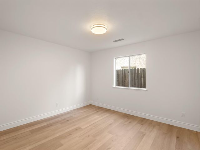 1115 W Minarets Avenue, Fresno, CA 93650