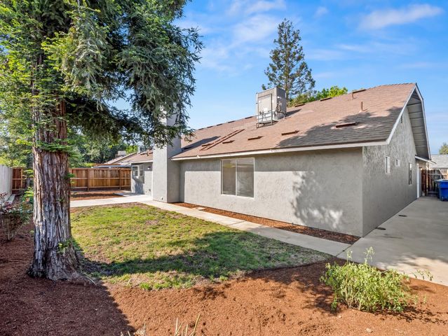1115 W Minarets Avenue, Fresno, CA 93650